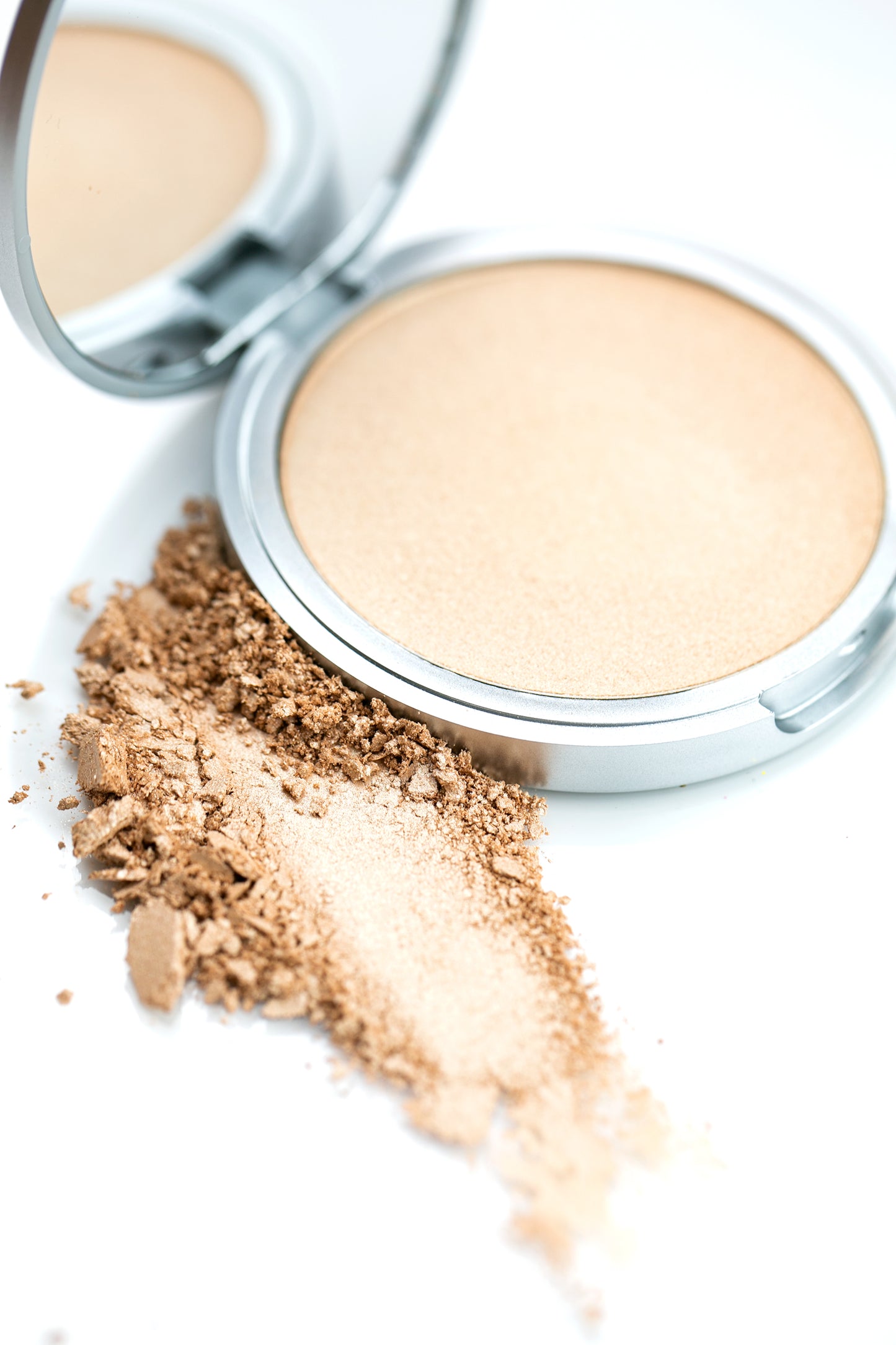 Mary-Lou Manizer® Powder Highlighter